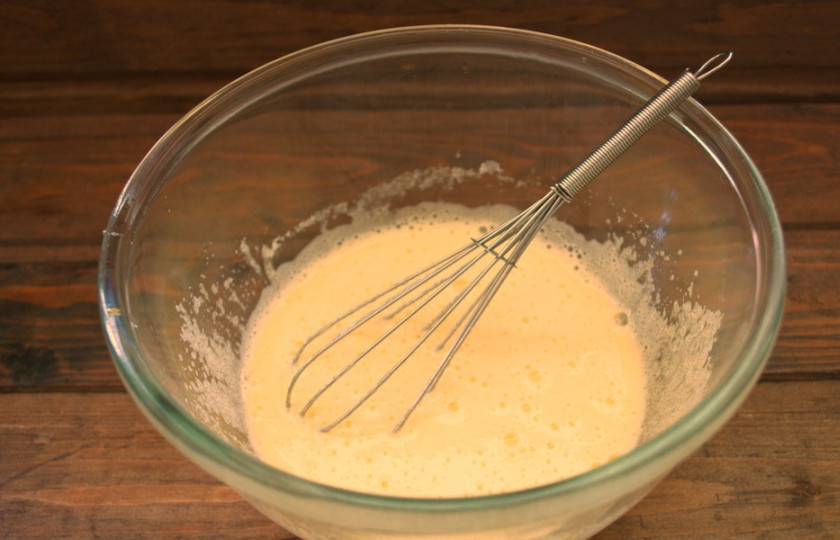 1. Этап. Диетический чизкейк: Все продукты взбиваем до пышной пены.