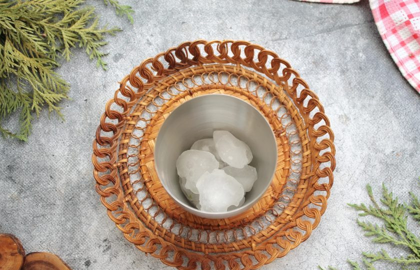 1. Этап. Коктейль Александр: В шейкер выложите лед.