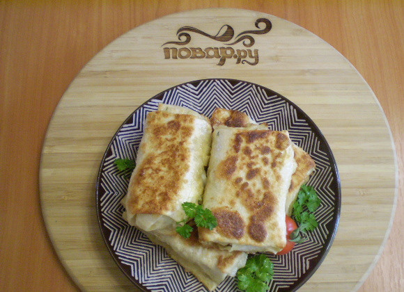 1. Этап. Лаваш с рисом и яйцом: Лаваш с рисом и яйцом готов! Приятного!