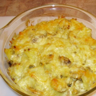 Картофель с шампиньонами и сыром в духовке