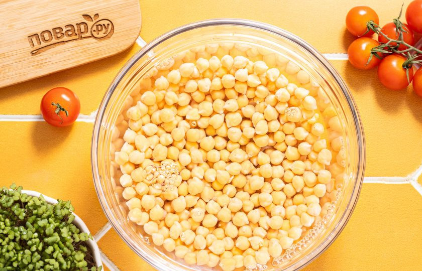 1. Этап. Фалафель в аэрогриле: Нут замочите в воде на 8 часов. Можно оставить на ночь.