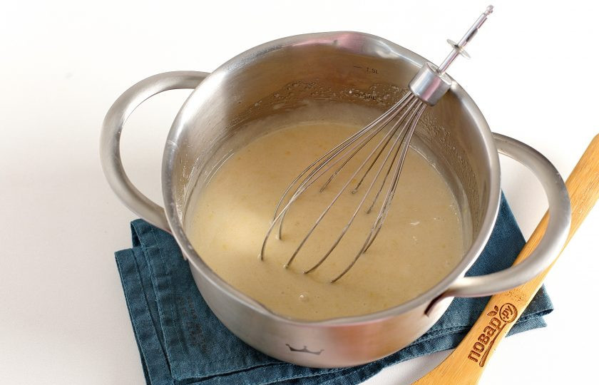 1. Этап. Мандариновый пирог: Перемешайте все до однородного состояния.