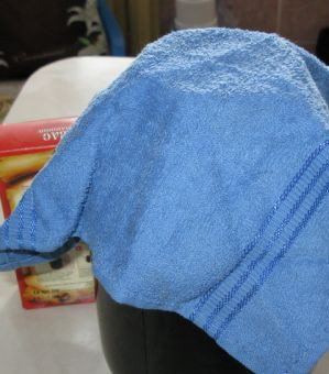 1. Этап. Квас из концентрата: Накрываем банку полотенцем или салфеткой.