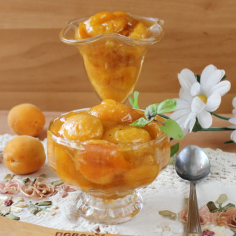 Жареное варенье из абрикосов на сковороде