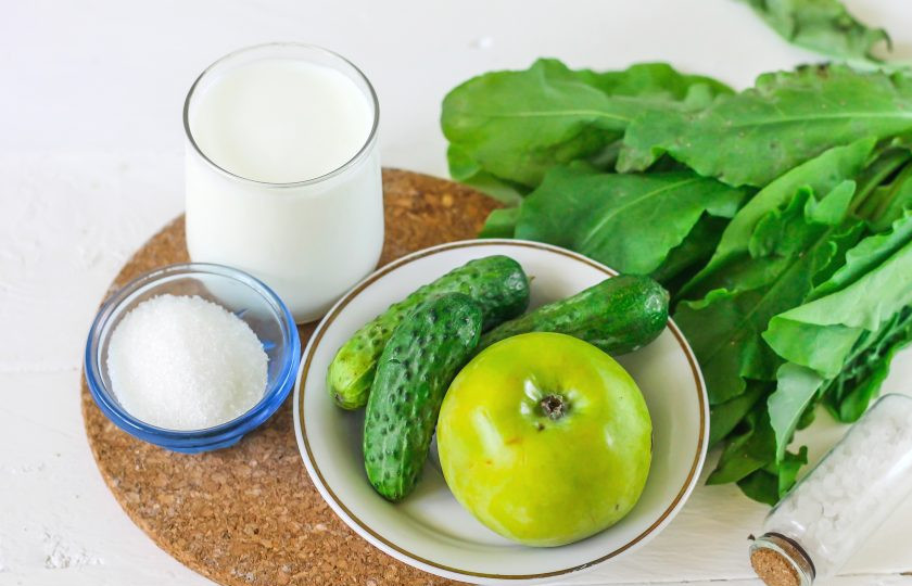 1. Этап. Смузи со щавелем: Подготовьте указанные ингредиенты.