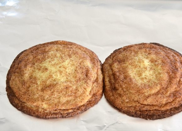 1. Этап. Очень простое печенье: 7. Прижмите немного каждое печенье и отправьте в разогретую до 170 градусов духовку на 15-20 минут.