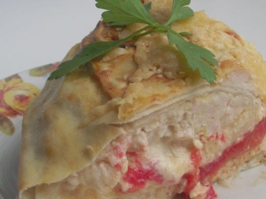 1. Этап. Лаваш с фаршем и сыром: 12. Немного остудить, нарезать порционными кусочками и можно подавать к столу, украсив свежей зеленью.