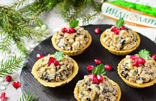 1. Этап. Закуска в тарталетках с индейкой: Сразу подавайте к столу. приятного угощения!