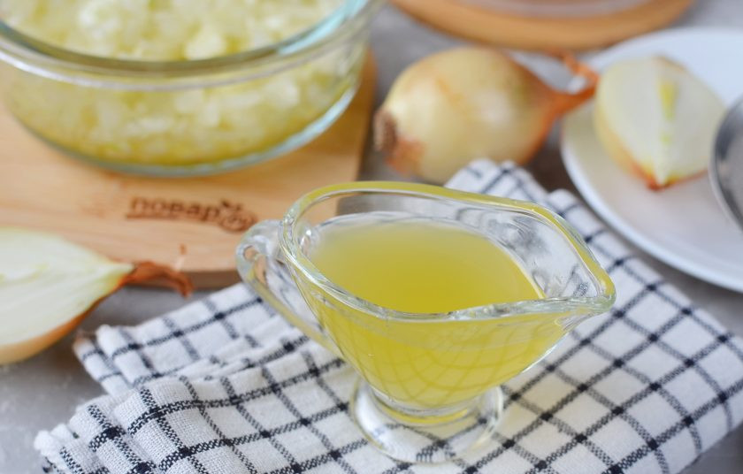 1. Этап. Репчатый лук от кашля: Вместо мёда в рецепте может быть использован сахар. К измельчённой луковице добавляют 1 ст. ложку сахара. Смесь настаивают 24 часа и затем употребляют. В таком случае сироп работает как муколитик. Он разжижает и ускоряет выведение слизи из организма. Употребляется за 30 минут до еды по 1 ст. ложке 3 раза в день.