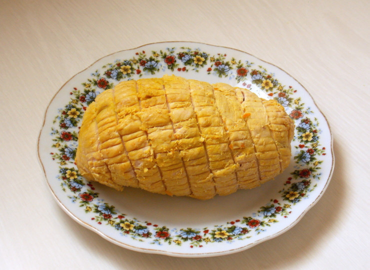 1. Этап. Мраморная индейка: Переложите в пакет и уберите в холодильник на 8 часов. Затем снимите трубчатый бинт.