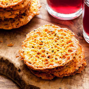 Golden Cheddar Cheese Crisps