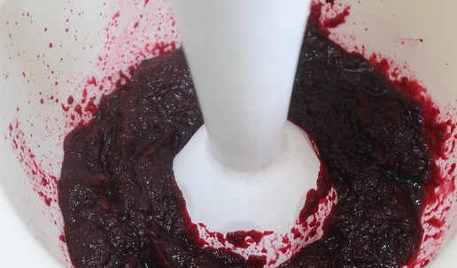 1. Этап. Закусочное свекольно-творожное суфле: Пробить блендером.