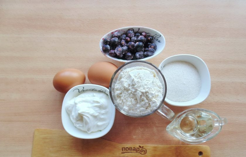1. Этап. Простой ягодный пирог: Подготовьте ингредиенты для приготовления ягодного пирога.