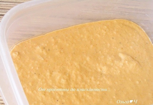 1. Этап. Мусс из лосося со шпинатом: Обе массы по очереди выложите в небольшие формы, смазанные растительным маслом, слоями, пока они не закончатся.