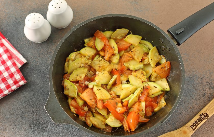 1. Этап. Пенне с цукини: Продолжайте готовить еще 3-4 минуты.