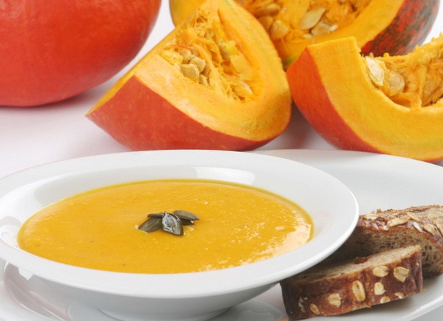 1. Этап. Манная каша с тыквой: Перед подачей добавьте в кашу сливочное мало. Вот манная каша с тыквой и готова. Приятного аппетита!