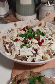 1. Этап. Салат Баклажано-каштановый дракон: Все! Можно пробовать! Мне захотелось на тост намазать. Можно есть как салат, ложкой. Можно использовать как гарнир к мяску. Приятного аппетита и с Новым годом!