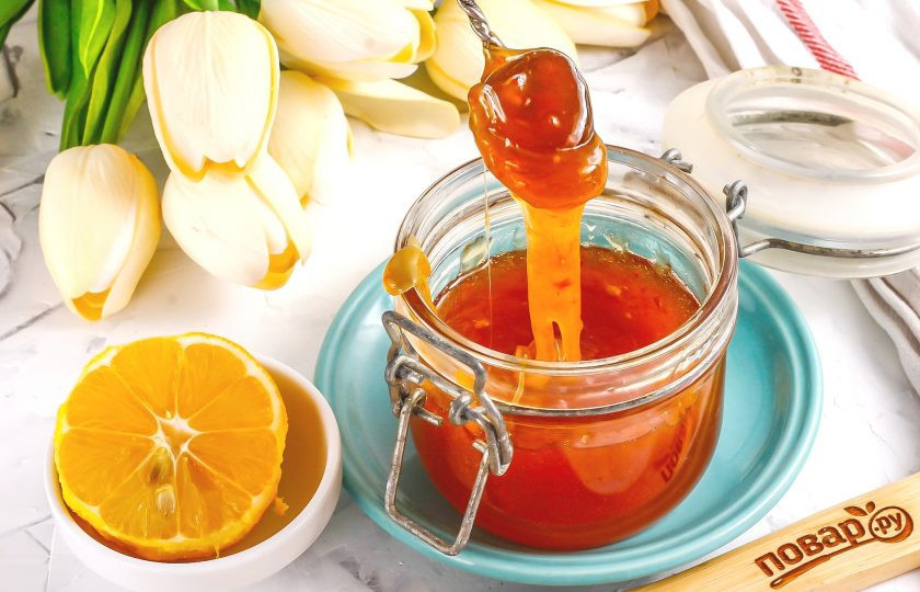 1. Этап. Лимонная карамель: Спустя указанное время карамель загустеет и станет тягучей — можно подать ее к столу.