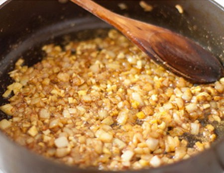 1. Stage. Rice and Curry Chicken: In a pan after meat, fry finely chopped onions until soft, then add chopped garlic, ginger and all spices to it, cook for about 1 minute stirring.