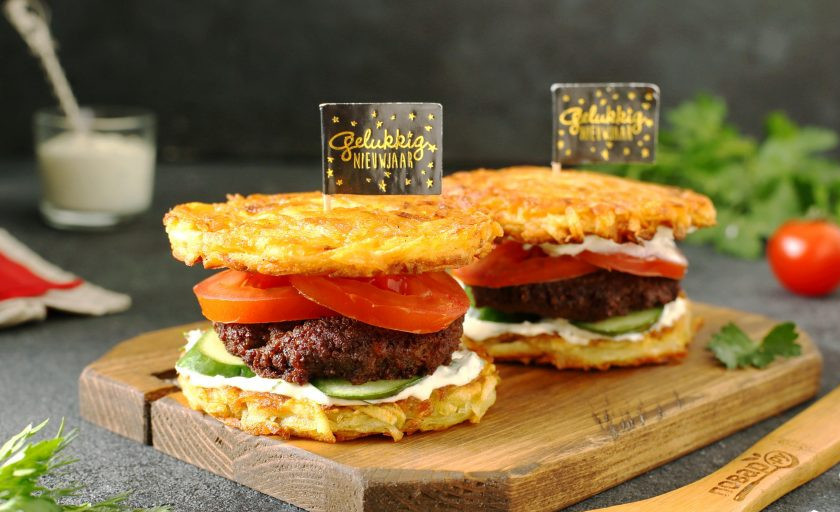 1. Этап. Драник-бургер: Драник-бургер готов. Можно сразу подавать к столу. Приятного аппетита!