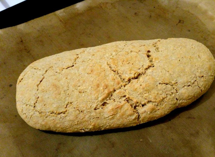 1. Этап. Хлеб из овса: Поместите хлеб из овса в неразогретую духовку и установите температуру 180 градусов. Выпекайте его в течение 40-50 минут до золотистого цвета и лёгкого растрескивания поверхности.