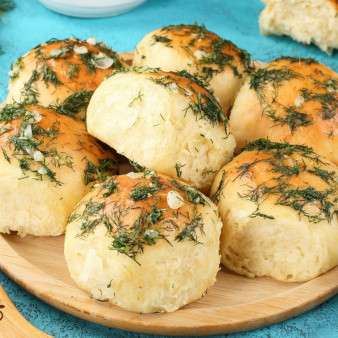 Пампушки с чесноком к борщу