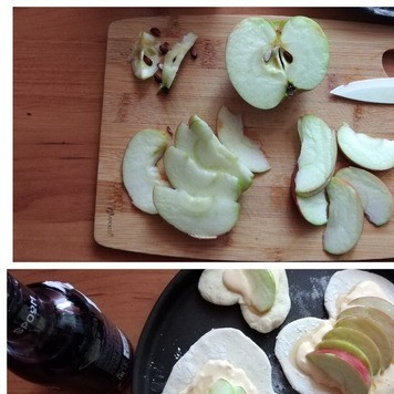 1. Этап. Сырно-яблочные слойки: Яблоки нужно порезать на четвертинки, убрать серединку с семенами и нарезать тонкими слайсами. Если кожицу не любите в выпечке, то срежьте. Заготовки-сердечки выкладываем на форму, выкладываем в центр сырно-желтковый крем и смазываем им не толстым слоем тесто, оставляя края. Красиво укладываем на смесь яблоки, так же не закрывая края. Поливаем яблоки фруктовым сиропом или жидким мёдом. Ставим выпекать в разогретую духовку до Т-200 С на 20 минут. Ориентируйтесь по своей духовке.