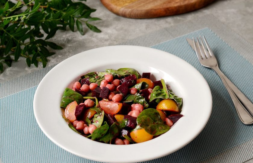 1. Этап. Салат из нута и свеклы: Салат из нута и свеклы готов, приятного вам аппетита!