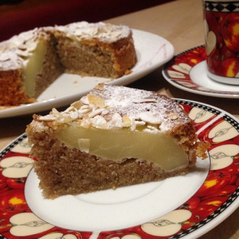 Итальянский миндальный пирог с грушами