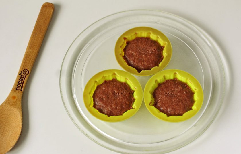 1. Этап. Кексы в микроволновке в силиконовых формочках: Нежнейшие кексы готовы.