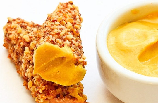 1. Этап. Рыбные палочки в миндальной панировке: 6. Готовые рыбные палочки в миндальной панировке подавайте к столу теплыми с любимым соусом. Приятного аппетита!