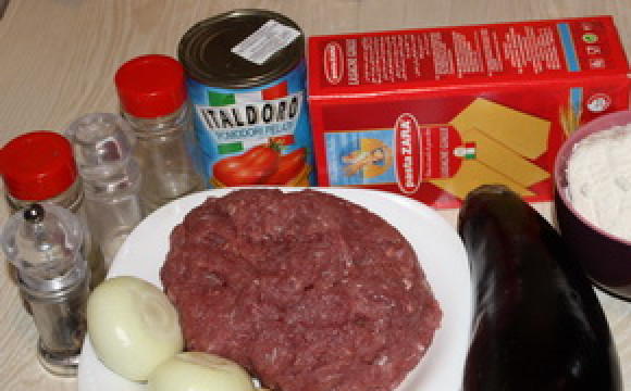 1. Этап. Лазанья без соуса Бешамель: Подготовьте продукты.