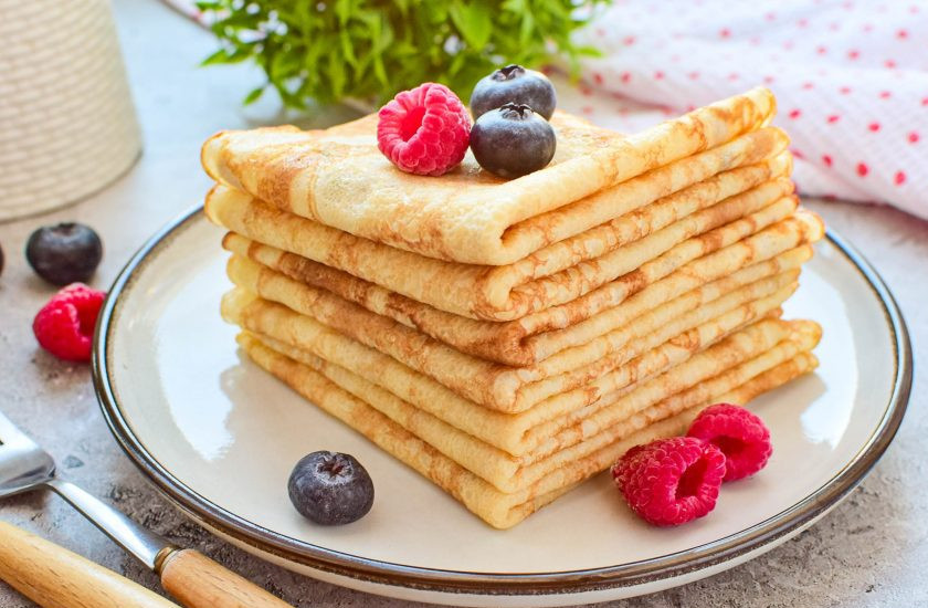 1. Этап. Блины на молоке с кипятком: Приятного угощения!