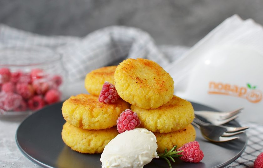 1. Этап. Биточки из пшенной каши: Подавайте биточки со сметаной или шариком мороженого. Ягоды тоже приветствуются. Приятного аппетита!