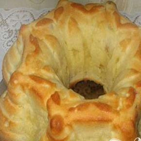 1. Этап. Творожный кекс с изюмом: 6. Режем на порционные кусочки готовый кекс. Приятного аппетита.