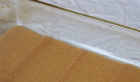 1. Этап. Постная лазанья: 5. В форму для запекания выложите первый слой из лазаньи.