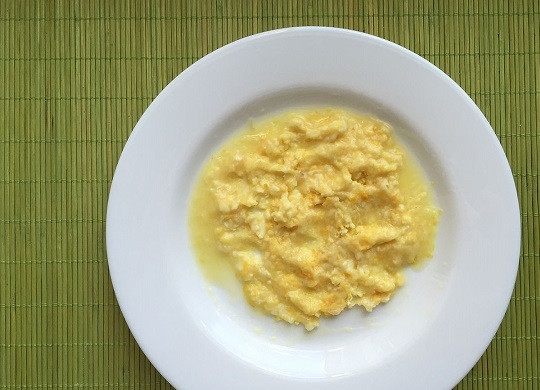 1. Этап. Творожно-лимонный кекс: 1. Чтобы не тратить время на цедру и сок, рекомендую пропустить лимон через мясорубку или измельчить в чаше блендера, например, предварительно вынув косточки.