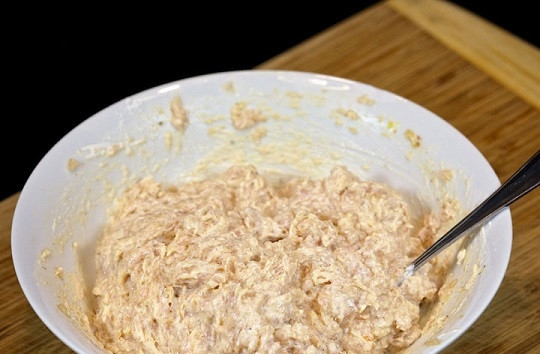 1. Этап. Пирожок с мясом: 6. Все тщательно перемешайте.