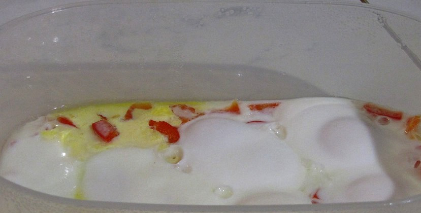 1. Этап. Яичница в пароварке: После того как яичный белок и желток загустеют, пароварку можно выключать.