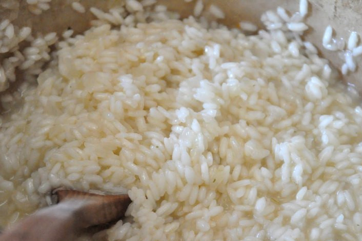 1. Этап. Ризотто с кукурузой: Бульон нужно добавлять до тех пор, пока рис не дойдет до состояния 