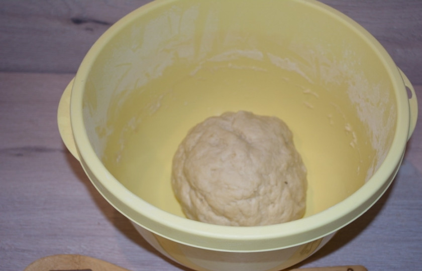 1. Этап. Пирожки с капустой духовые: Получим вот такое тесто.