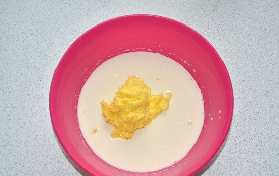 1. Этап. Тесто для куличей на сухих дрожжах: Выложите в опару.