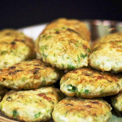 1. Этап. Рыбные котлеты с рисом: Готово. Приятного аппетита! :)