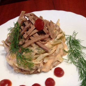 Салат из отварного языка