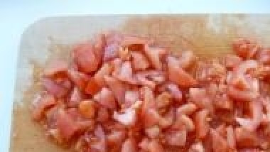 1. Этап. Суп из сельдерея для похудения: Тоже самое делаем с помидорами и луком. Душевность остается.