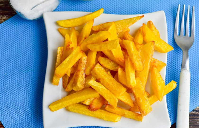 1. Этап. Картошка фри как в Макдональдсе: Картофель фри как в Макдональдсе готов. Сверху его можно дополнительно посыпать солью и перцем черным молотым.
