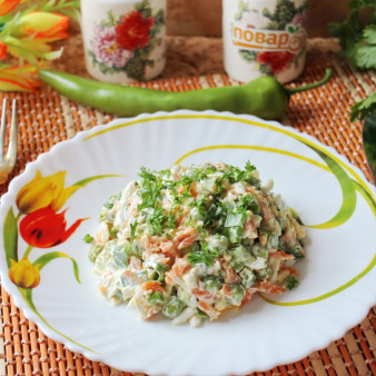 Салат с зеленым горошком и морковью