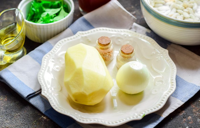 1. Этап. Картошка с фасолью в мультиварке: Подготовьте ингредиенты.