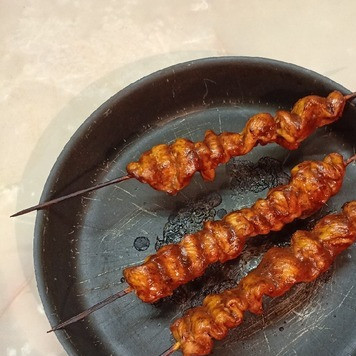 1. Этап. Куриные спиральки: Запекать куриные спиральки 20мин в духовке, заранее разогретой до 200С.