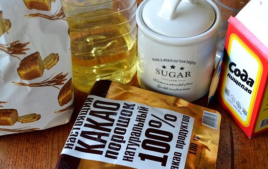 1. Этап. Сумасшедший пирог: Первым делом включаем духовку и разогреваем ее до 180 градусов. Подготовим все необходимые ингредиенты.